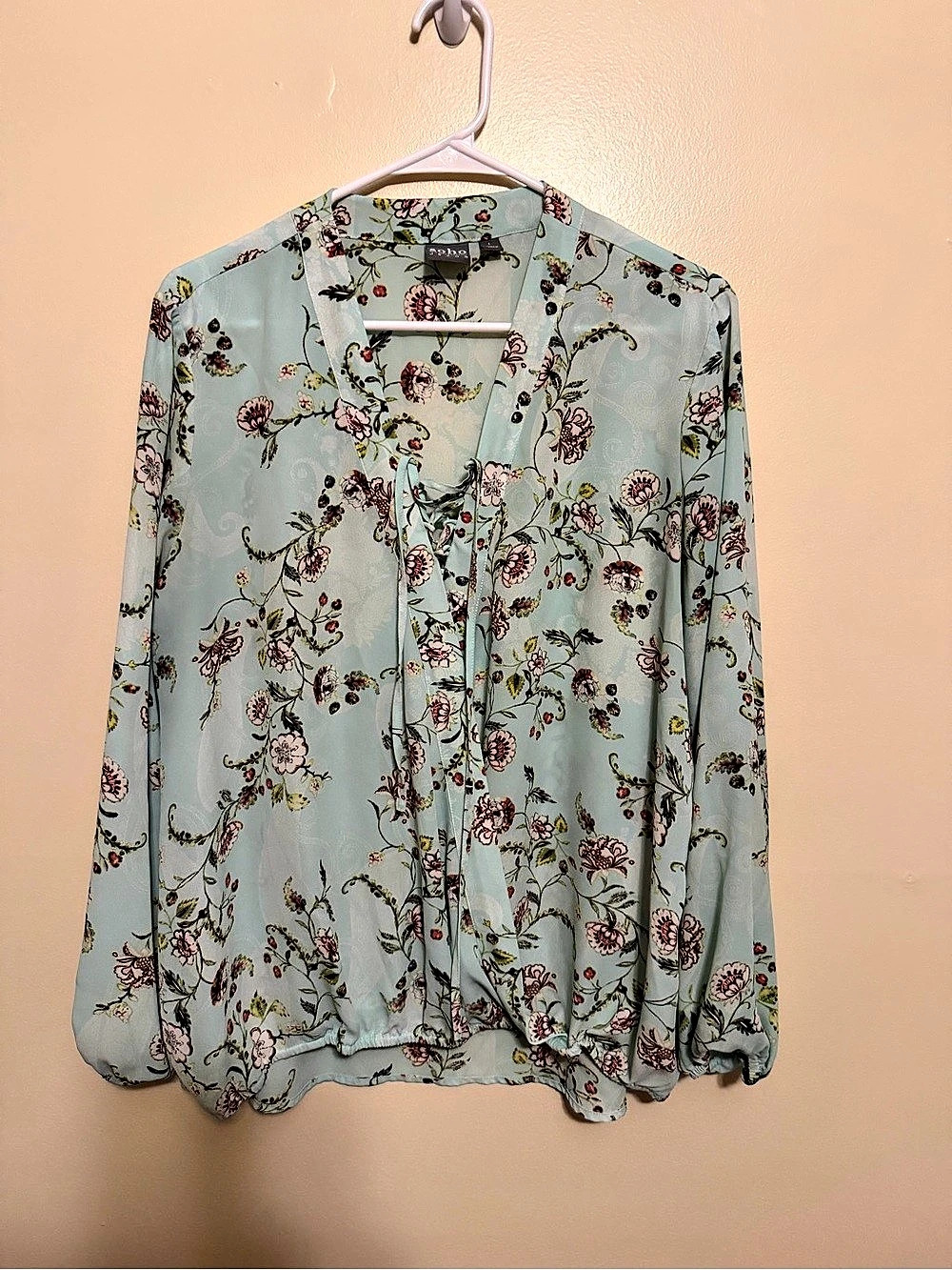 Soho Jeans Floral Tie-Front Blouse in Green Size Large